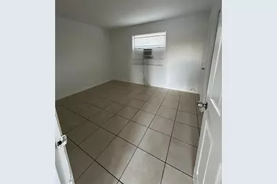 123  Erie St, Unit #16, Lake Worth Beach, FL 33461 - Photo 4