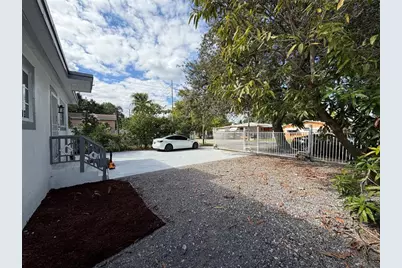 778 NW 80th St, Miami, FL 33150 - Photo 4