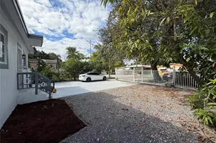 778 NW 80th St, Miami, FL 33150 - Photo 4