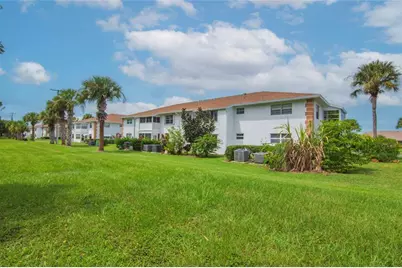 1217 S Lakes End Dr, Unit #A1, Fort Pierce, FL 34982 - Photo 4