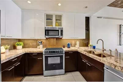 110 SE 2nd St, Unit #402, Delray Beach, FL 33444 - Photo 8