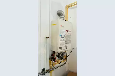 14224 NW 18th Ct, Pembroke Pines, FL 33028 - Photo 16