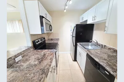 2  Crossings Cir, Unit #G, Boynton Beach, FL 33435 - Photo 2