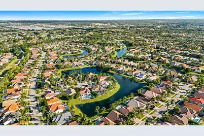 10658  Saint Thomas Drive, Boca Raton, FL 33498 - Photo 32