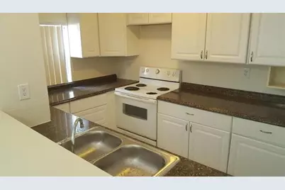 9101 NW 38th Dr, Coral Springs, FL 33065 - Photo 4