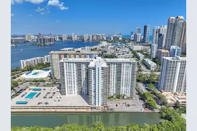 230  174th St, Unit #901, Sunny Isles Beach, FL 33160 - Photo 32