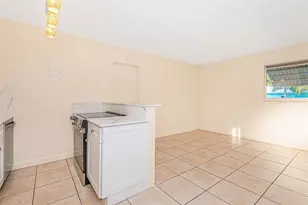 2581 NE 11th Ct, Pompano Beach, FL 33062 - Photo 12