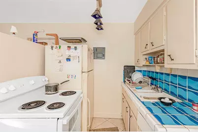 2581 NE 11th Ct, Pompano Beach, FL 33062 - Photo 36