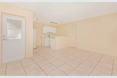 2581 NE 11th Ct, Pompano Beach, FL 33062 - Photo 6