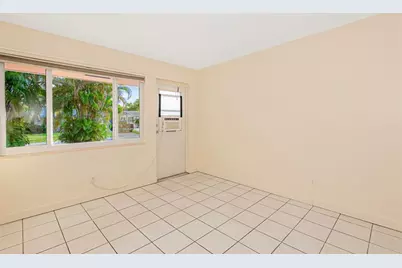 2581 NE 11th Ct, Pompano Beach, FL 33062 - Photo 18