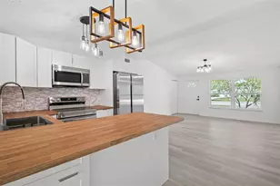 845 SE Airoso Blvd, Port Saint Lucie, FL 34983 - Photo 18