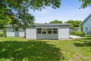 845 SE Airoso Blvd, Port Saint Lucie, FL 34983 - Photo 4