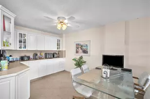 800 NE 195th St, Miami, FL 33179 - Photo 14