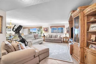 800 NE 195th St, Miami, FL 33179 - Photo 10