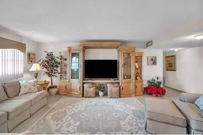 800 NE 195th St, Unit #601, Miami, FL 33179 - Photo 8