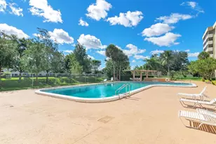 800 NE 195th St, Miami, FL 33179 - Photo 32