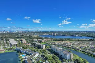 800 NE 195th St, Miami, FL 33179 - Photo 30