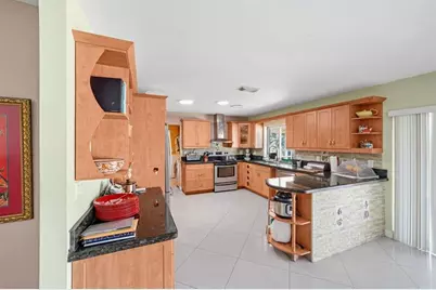 6207  Royal Poinciana Ln, Tamarac, FL 33319 - Photo 6