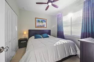 325 NE 34th St, Oakland Park, FL 33334 - Photo 16