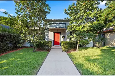 325 NE 34th St, Oakland Park, FL 33334 - Photo 1