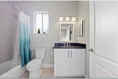 325 NE 34th St, Oakland Park, FL 33334 - Photo 18