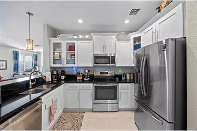 325 NE 34th St, Oakland Park, FL 33334 - Photo 4