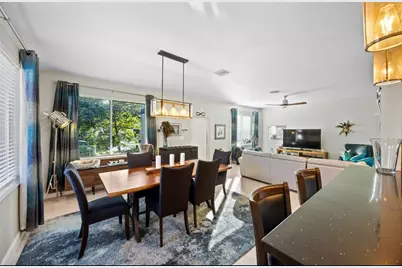 325 NE 34th St, Oakland Park, FL 33334 - Photo 10