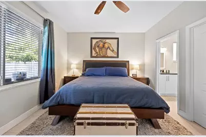 325 NE 34th St, Oakland Park, FL 33334 - Photo 14