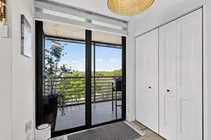 1000 Colony Point Cir, Pembroke Pines, FL 33026 - Photo 10