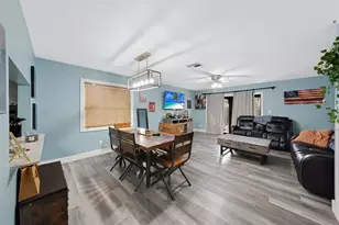 1030 NW 107th Ave, Pembroke Pines, FL 33026 - Photo 4