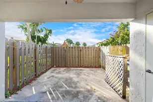 1030 NW 107th Ave, Pembroke Pines, FL 33026 - Photo 22