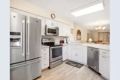 2334 S Cypress Bend Dr, Unit #302, Pompano Beach, FL 33069 - Photo 2