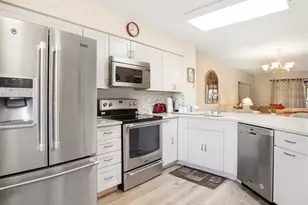 2334 S Cypress Bend Dr, Pompano Beach, FL 33069 - Photo 2