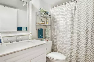 2334 S Cypress Bend Dr, Pompano Beach, FL 33069 - Photo 10