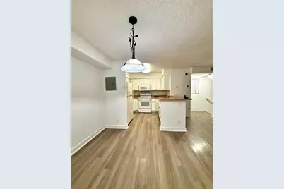 7630  Westwood Dr, Unit #321, Tamarac, FL 33321 - Photo 4