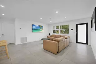 300 SW 65th Way, Pembroke Pines, FL 33023 - Photo 10