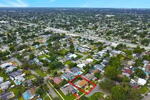 300 SW 65th Way, Pembroke Pines, FL 33023 - Photo 32