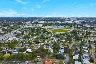 300 SW 65th Way, Pembroke Pines, FL 33023 - Photo 34