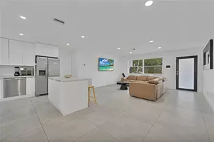 300 SW 65th Way, Pembroke Pines, FL 33023 - Photo 8