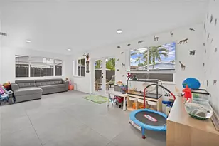 300 SW 65th Way, Pembroke Pines, FL 33023 - Photo 14