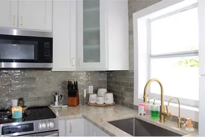 421 SE Solaz Ave, Port Saint Lucie, FL 34983 - Photo 6