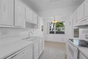 8105 NW 61st St, Tamarac, FL 33321 - Photo 32