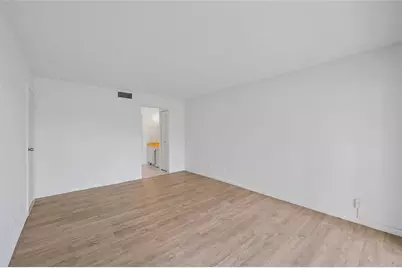 8105 NW 61st St, Unit #A206, Tamarac, FL 33321 - Photo 12