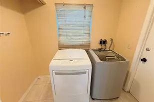 8350 NW 46th St, Lauderhill, FL 33351 - Photo 14