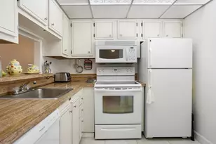 4705 NW 35th St, Lauderdale Lakes, FL 33319 - Photo 2