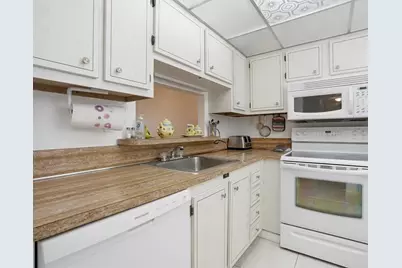 4705 NW 35th St, Unit #611, Lauderdale Lakes, FL 33319 - Photo 8