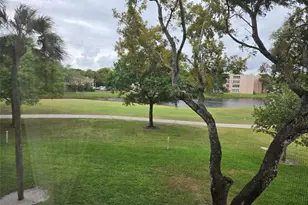 9531 Seagrape Dr, Davie, FL 33324 - Photo 14