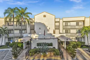 10442 E Clairmont Cir, Tamarac, FL 33321 - Photo 2