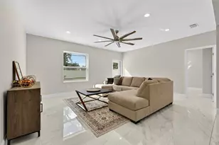 728 NE 7th St, Pompano Beach, FL 33060 - Photo 12