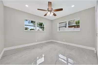 728 NE 7th St, Pompano Beach, FL 33060 - Photo 24